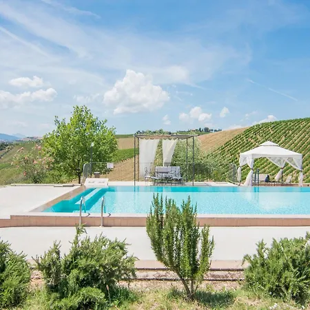 Charming In Near Village Appartement