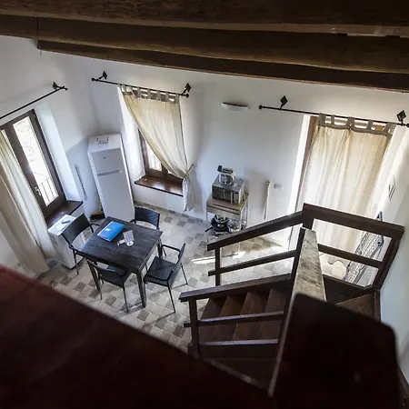 Charming In Near Village Appartement