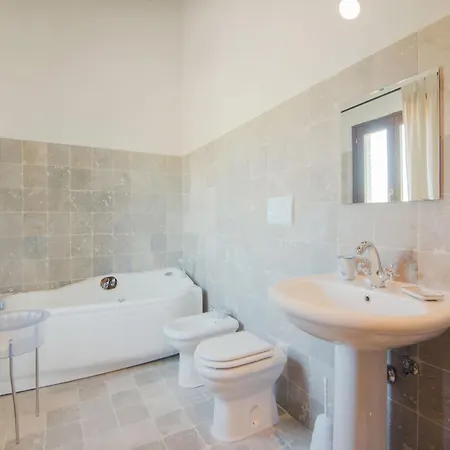 Charming In Near Village Daire *